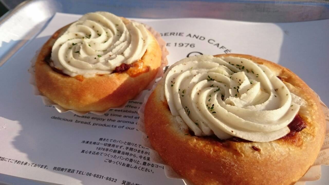 897
